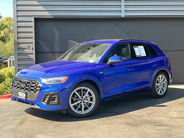 Photo of 2022 Ultra Blue Metallic Audi Q5 e