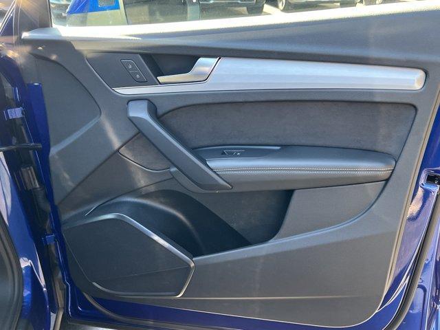 Photo of 2022 Ultra Blue Metallic Audi Q5 e