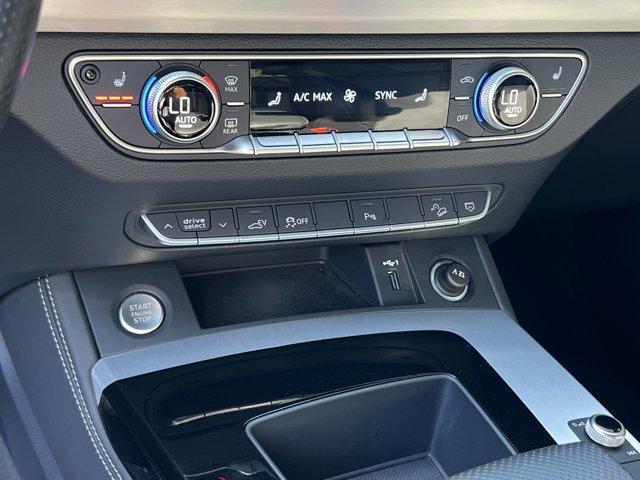 Photo of 2022 Ultra Blue Metallic Audi Q5 e