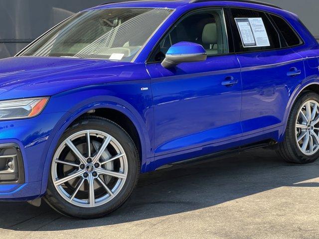 Photo of 2022 Ultra Blue Metallic Audi Q5 e
