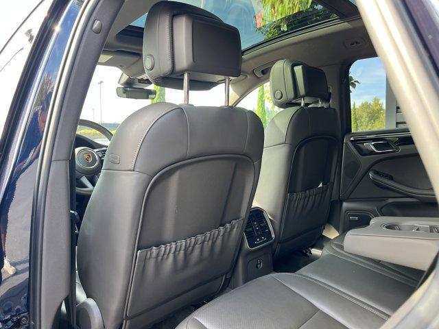 Photo of 2022 Jet Black Metallic Porsche Macan