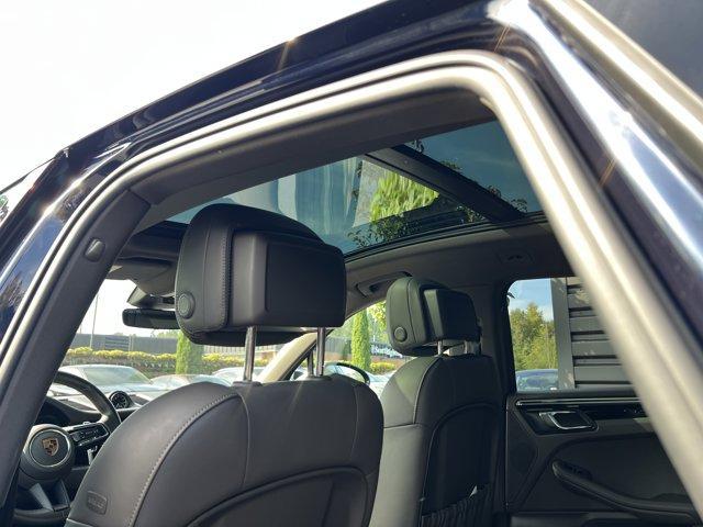 Photo of 2022 Jet Black Metallic Porsche Macan