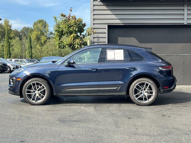 Photo of 2022 Jet Black Metallic Porsche Macan