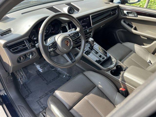 Photo of 2022 Jet Black Metallic Porsche Macan