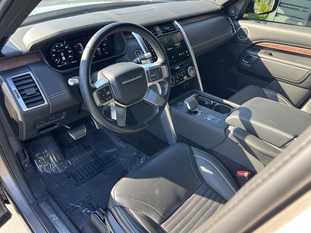 Photo of 2021 Lantau Bronze Land Rover Discovery