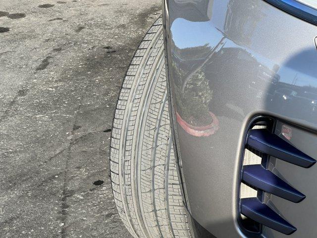 Photo of 2021 Lantau Bronze Land Rover Discovery