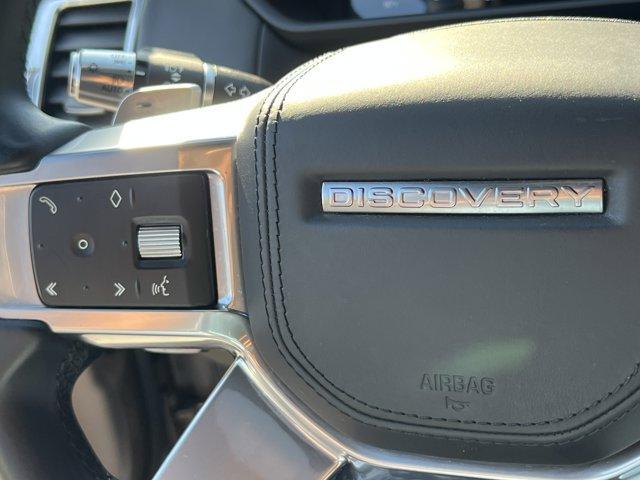 Photo of 2021 Lantau Bronze Land Rover Discovery