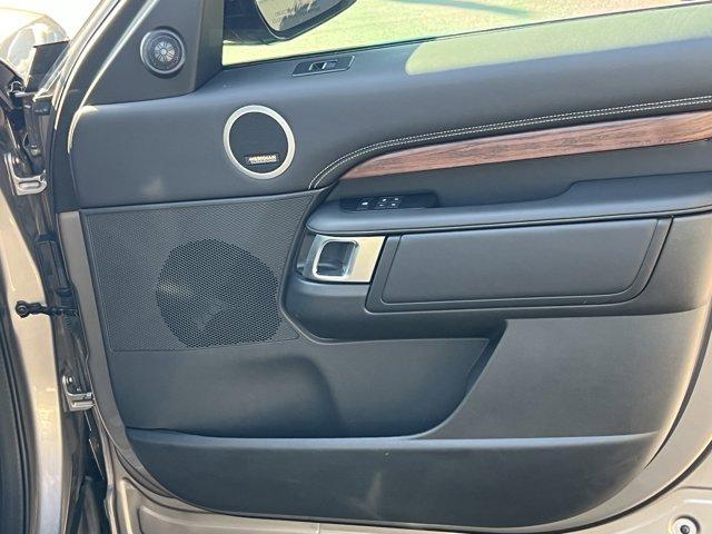 Photo of 2021 Lantau Bronze Land Rover Discovery