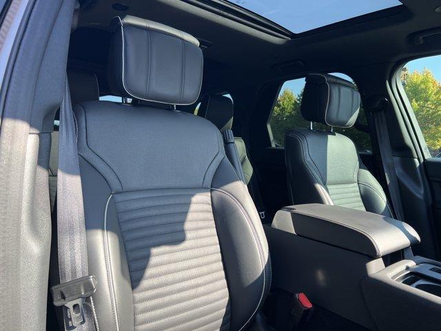Photo of 2021 Lantau Bronze Land Rover Discovery