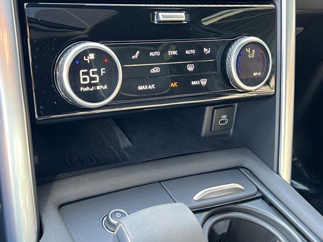 Photo of 2021 Lantau Bronze Land Rover Discovery