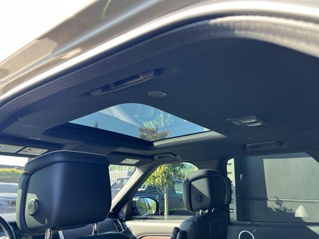Photo of 2021 Lantau Bronze Land Rover Discovery