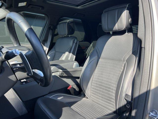 Photo of 2021 Lantau Bronze Land Rover Discovery