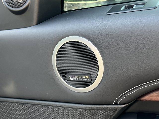 Photo of 2021 Lantau Bronze Land Rover Discovery