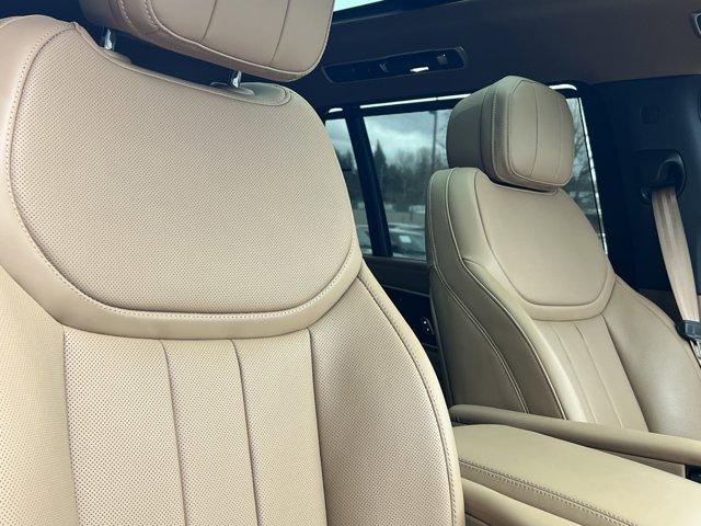 Photo of 2025 Fuji White Land Rover Range Rover