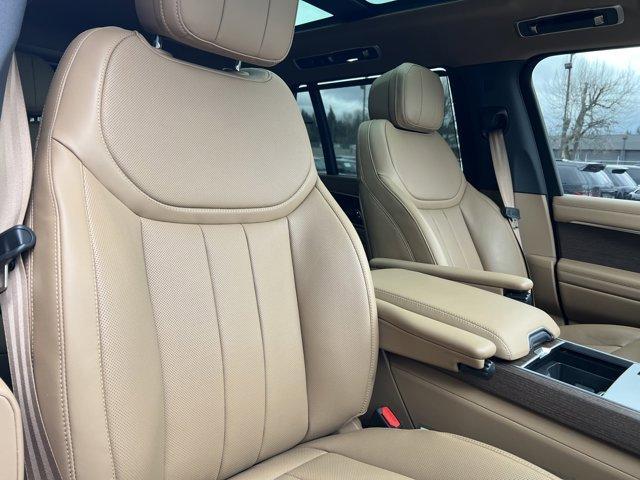 Photo of 2025 Fuji White Land Rover Range Rover