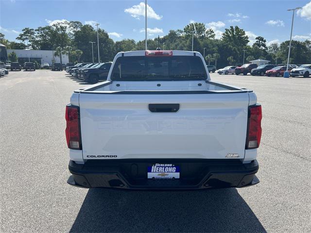 Photo of 2025 Summit White Chevrolet Colorado