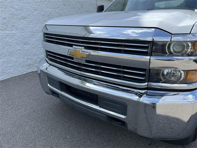 Photo of 2018 Summit White Chevrolet Silverado 3500