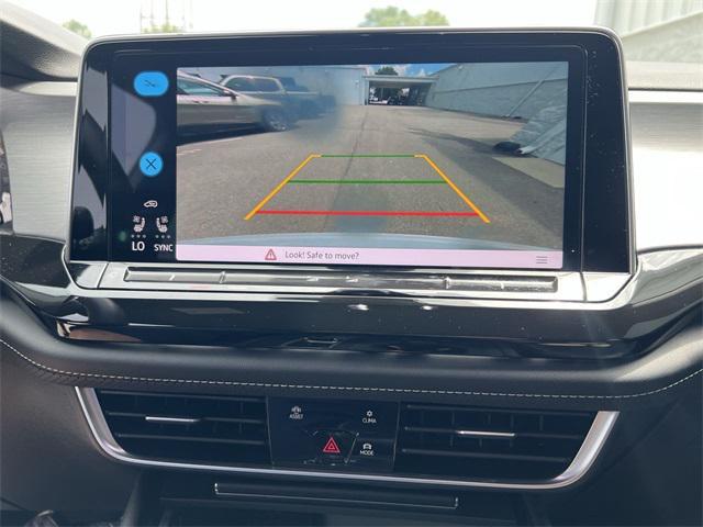 Photo of 2025 Opal White Pearl Volkswagen Atlas Cross Sport
