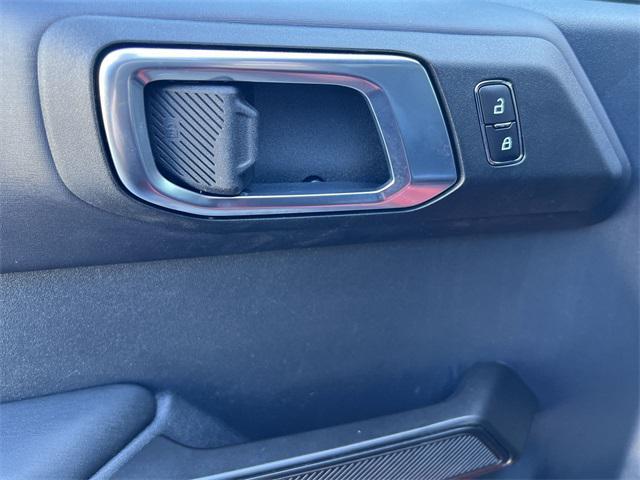 Photo of 2023 Hot Pepper Red Metallic Tinted Clearcoat Ford Bronco