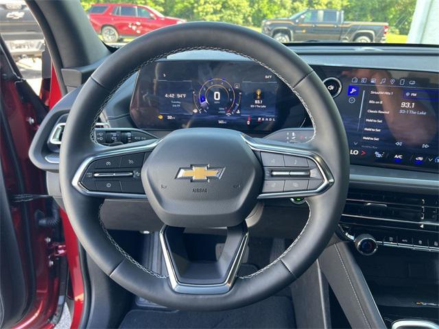 Photo of 2025 Radiant Red Tintcoat Chevrolet Traverse