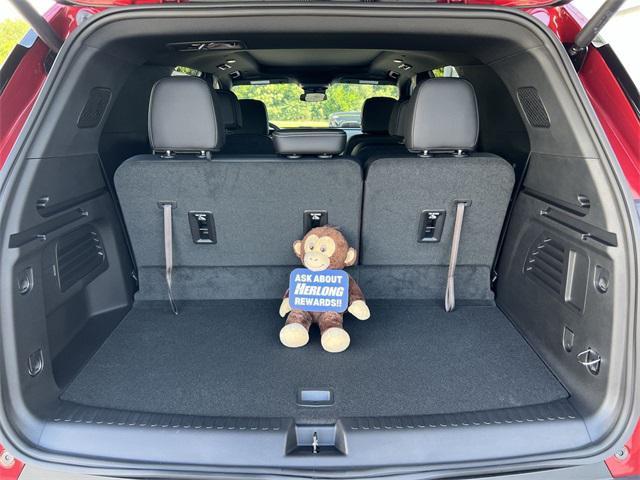 Photo of 2025 Radiant Red Tintcoat Chevrolet Traverse