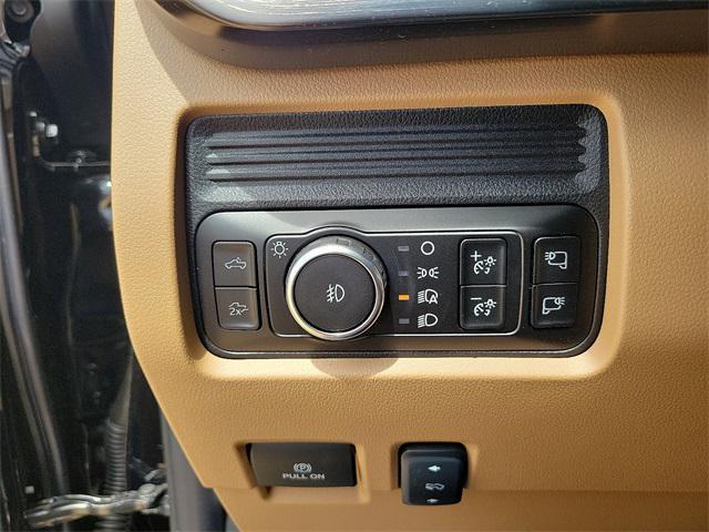 Photo of 2025 Agate Black Metallic Ford F-250