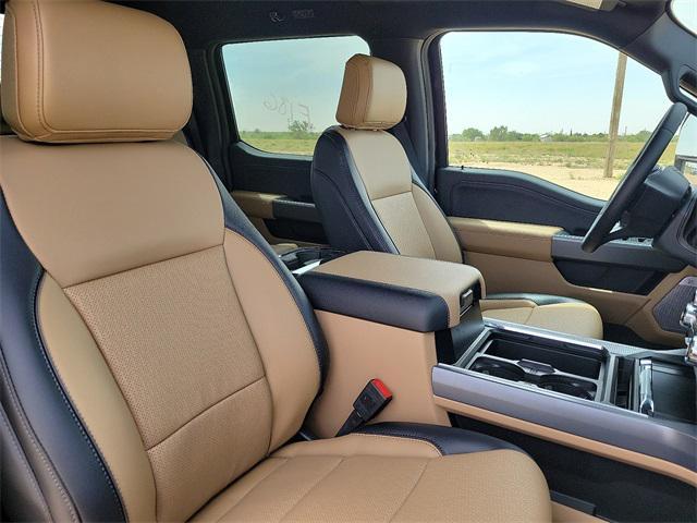 Photo of 2025 Agate Black Metallic Ford F-250