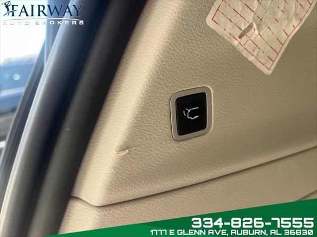 Photo of 2020 Bright White Clearcoat Chrysler Pacifica