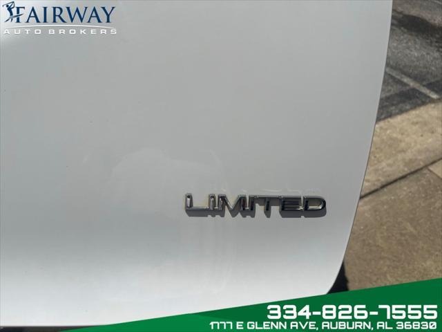Photo of 2020 Bright White Clearcoat Chrysler Pacifica