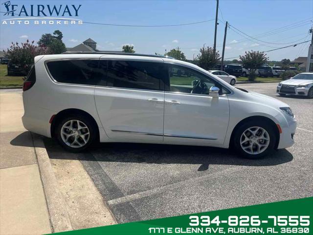 Photo of 2020 Bright White Clearcoat Chrysler Pacifica