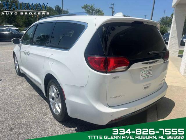Photo of 2020 Bright White Clearcoat Chrysler Pacifica
