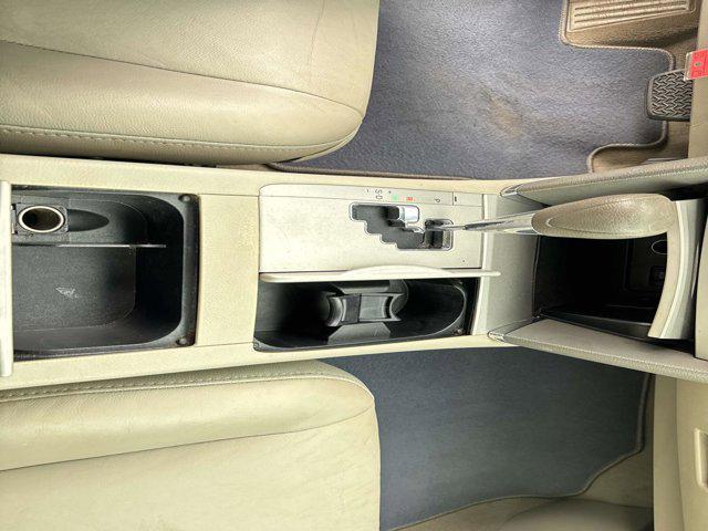 Photo of 2010 Magnetic Gray Metallic Toyota Camry