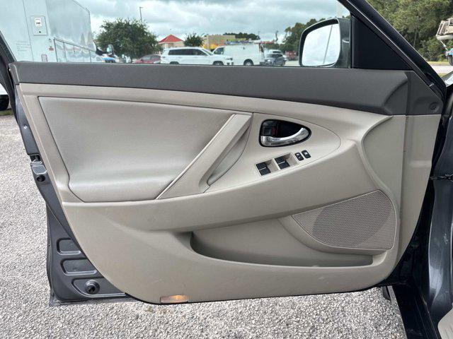 Photo of 2010 Magnetic Gray Metallic Toyota Camry