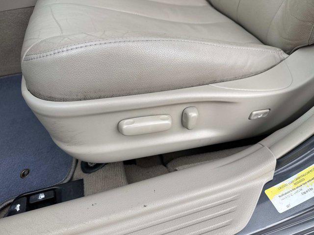 Photo of 2010 Magnetic Gray Metallic Toyota Camry