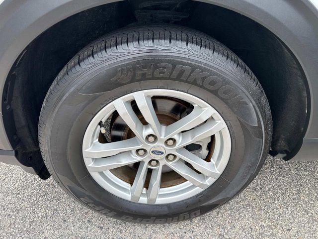 Photo of 2020 Oxford White Ford Explorer