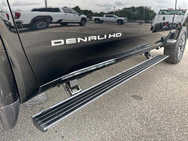 Photo of 2025 Onyx Black GMC Sierra 2500