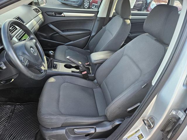 Photo of 2013 Reflex Silver Metallic Volkswagen Passat