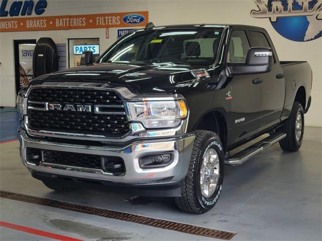 Photo of 2024 Diamond Black RAM 2500