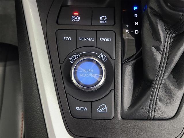 Photo of 2023 White Toyota RAV4