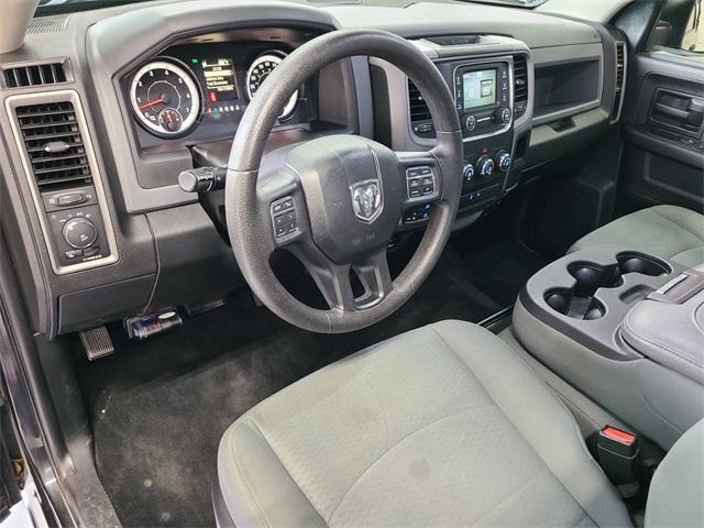 Photo of 2017 Brilliant Black Crystal Pearlcoat RAM 1500