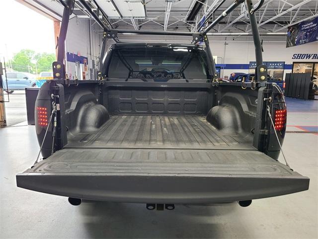 Photo of 2017 Brilliant Black Crystal Pearlcoat RAM 1500