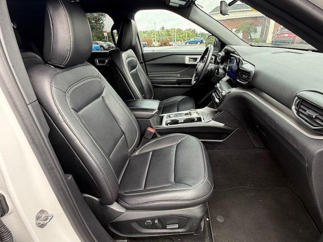 Photo of 2020 White Ford Explorer