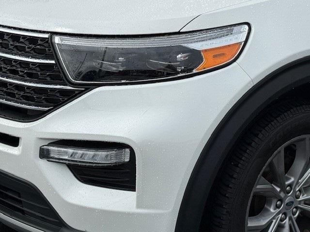 Photo of 2020 White Ford Explorer