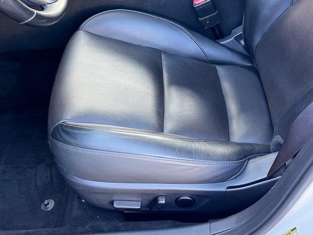 Photo of 2023 Snowflake White Pearl Mazda Mazda3