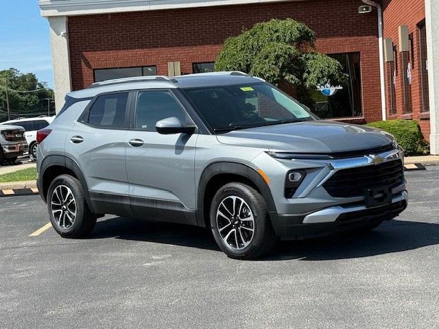 Photo of 2025 Sterling Gray Metallic Chevrolet Trailblazer
