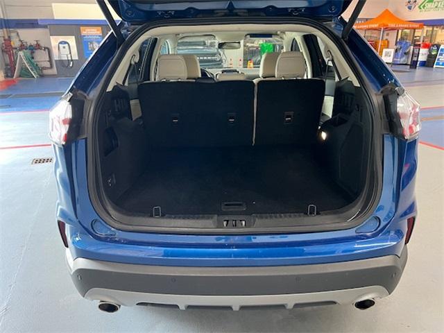 Photo of 2024 Blue Metallic Ford Edge