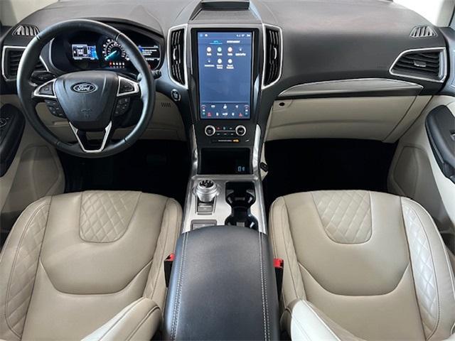 Photo of 2024 Blue Metallic Ford Edge