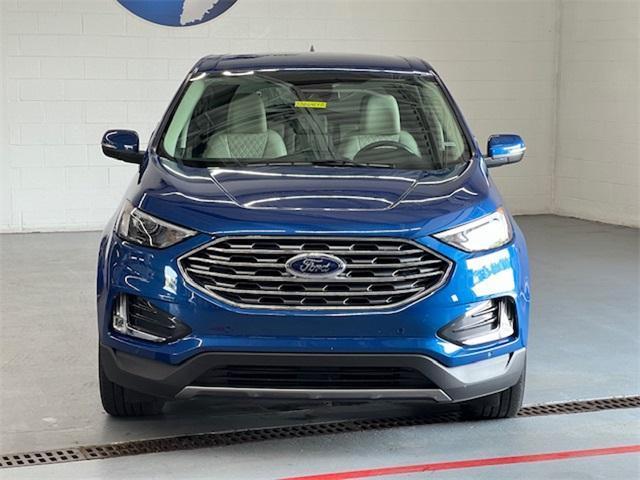 Photo of 2024 Blue Metallic Ford Edge