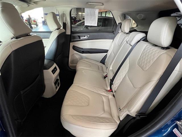 Photo of 2024 Blue Metallic Ford Edge