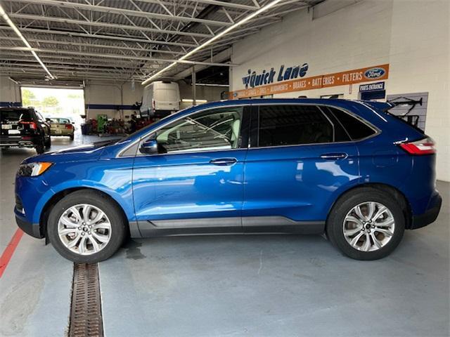 Photo of 2024 Blue Metallic Ford Edge